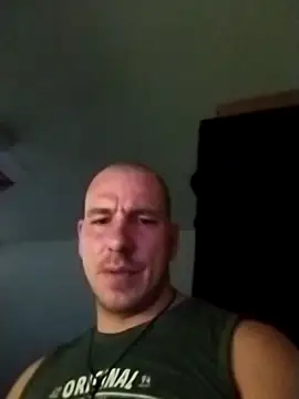 Snapshot of jarous32- chatting on February 25, 4:21 pm jarous32- online show from February 25, 4:21 pm