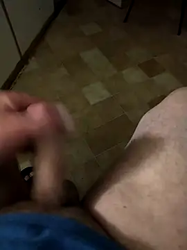 Snapshot of jarous32- chatting on March 13, 4:16 am jarous32- online show from March 13, 4:16 am