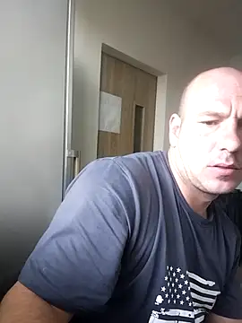 Snapshot of jarous32- chatting on March 22, 6:54 am jarous32- online show from March 22, 6:54 am