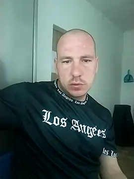 Snapshot of jarous32- chatting on March 23, 6:26 am jarous32- online show from March 23, 6:26 am