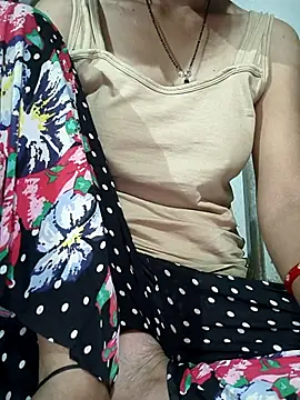 Snapshot of lovely----bhabhi chatting on November 7, 12:43 am lovely----bhabhi online show from November 7, 12:43 am