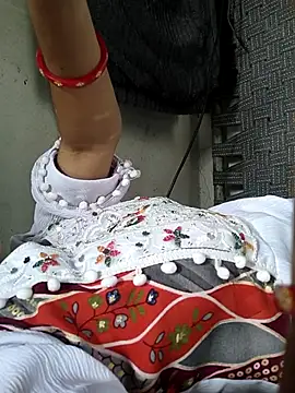 Snapshot of lovely----bhabhi chatting on November 25, 7:30 am lovely----bhabhi online show from November 25, 7:30 am