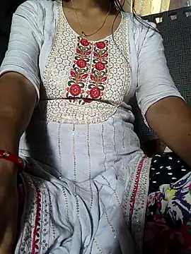 Snapshot of lovely----bhabhi chatting on December 18, 2:50 am lovely----bhabhi online show from December 18, 2:50 am