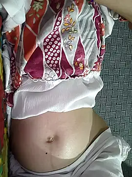 Snapshot of lovely----bhabhi chatting on February 18, 4:58 pm lovely----bhabhi online show from February 18, 4:58 pm