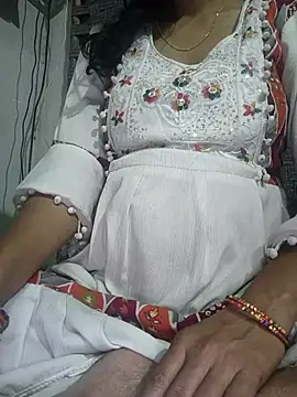 Snapshot of lovely----bhabhi chatting on February 27, 12:54 am lovely----bhabhi online show from February 27, 12:54 am