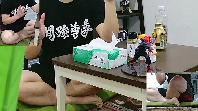 Snapshot of YARASERO-kun chatting on February 16, 7:37 am YARASERO-kun online show from February 16, 7:37 am
