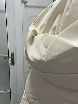 jinj-a online show from February 13, 5:05 am