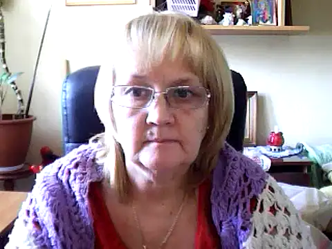 Snapshot of Violet5364 chatting on February 17, 1:42 pm Violet5364 online show from February 17, 1:42 pm
