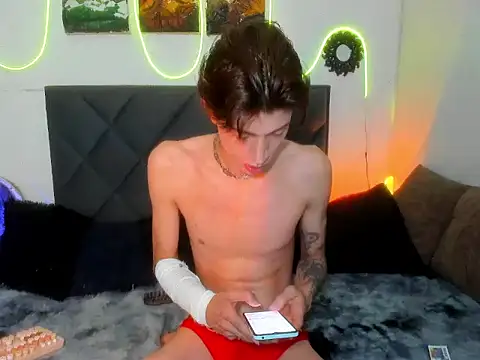 Snapshot of Liam-adamwex chatting on January 14, 6:08 am Liam-adamwex online show from January 14, 6:08 am