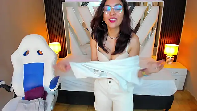 Cristin Petite online show from March 4, 5:34 pm