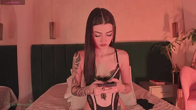 Snapshot of Giselle_royy chatting on June 25, 1:26 pm Giselle royy online show from June 25, 1:26 pm