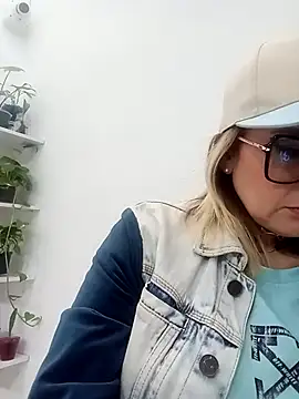 CandieGilson   online show from November 13, 11:09 am