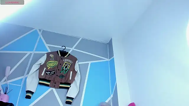 Snapshot of Meghan_hott chatting on February 9, 7:01 am Meghan hott online show from February 9, 7:01 am