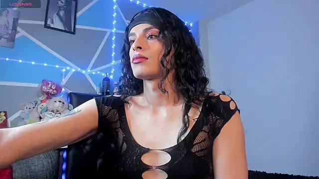 Snapshot of Meghan_hott chatting on March 2, 8:26 pm Meghan hott online show from March 2, 8:26 pm