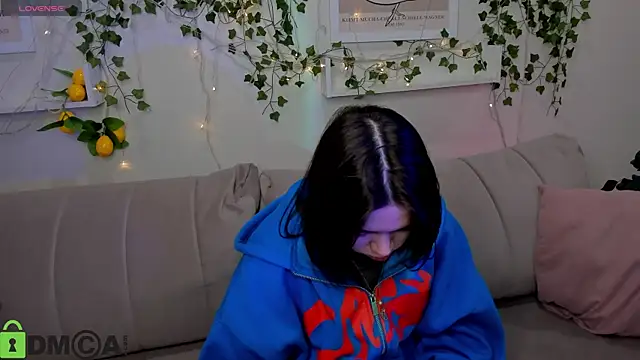 Chio Mio online show from September 18, 2:02 am