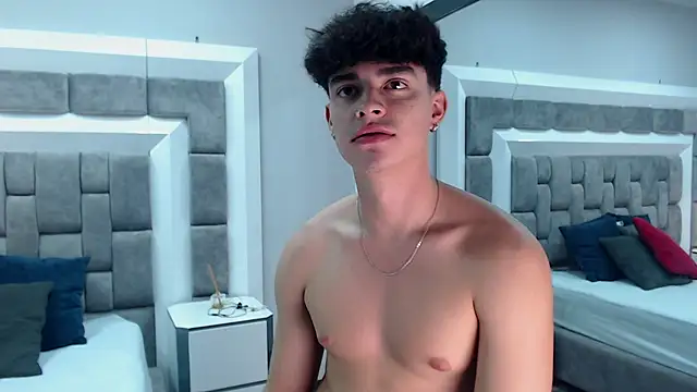 Snapshot of DrakeCollinss chatting on March 18, 7:31 pm DrakeCollinss online show from March 18, 7:31 pm