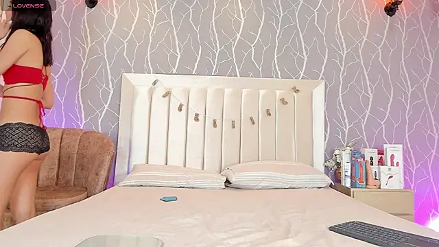 Snapshot of sabrina_hanks69 chatting on February 14, 12:47 pm sabrina hanks69 online show from February 14, 12:47 pm