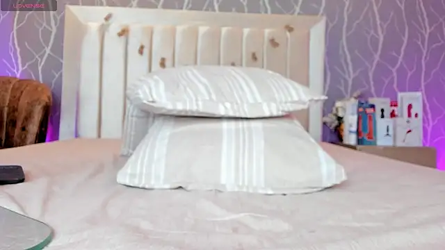 Snapshot of sabrina_hanks69 chatting on February 14, 3:47 pm sabrina hanks69 online show from February 14, 3:47 pm