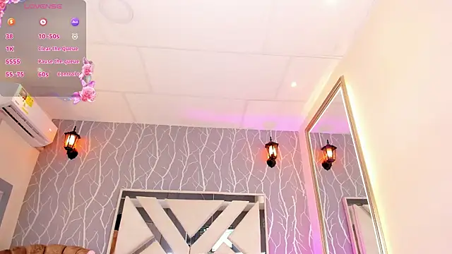 Snapshot of sabrina_hanks69 chatting on February 16, 4:42 pm sabrina hanks69 online show from February 16, 4:42 pm