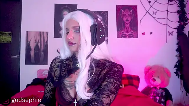 persephonee  online show from March 23, 2:04 am