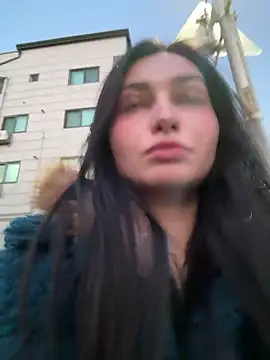 lunalovelee online show from December 19, 8:32 am