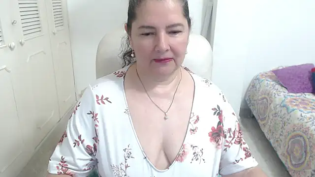 leonela 69 online show from May 8, 12:49 am