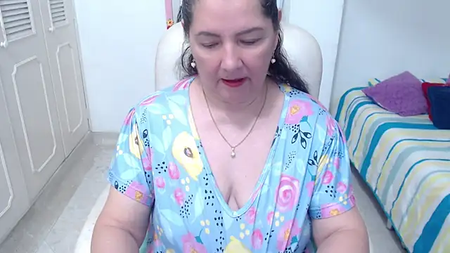 leonela 69 online show from May 18, 11:43 pm