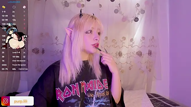 Snapshot of purplelilith3 chatting on January 14, 3:06 pm purplelilith3 online show from January 14, 3:06 pm