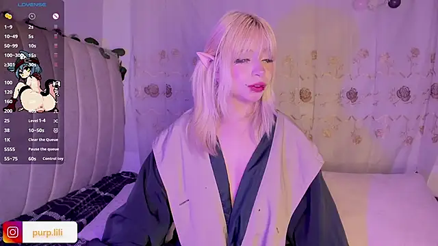 Snapshot of purplelilith3 chatting on January 15, 6:29 am purplelilith3 online show from January 15, 6:29 am