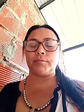 Snapshot of promiscuous-indecent-momm chatting on October 17, 2:52 pm promiscuous-indecent-momm online show from October 17, 2:52 pm