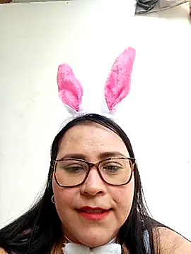 Snapshot of promiscuous-indecent-momm chatting on October 29, 7:15 pm promiscuous-indecent-momm online show from October 29, 7:15 pm