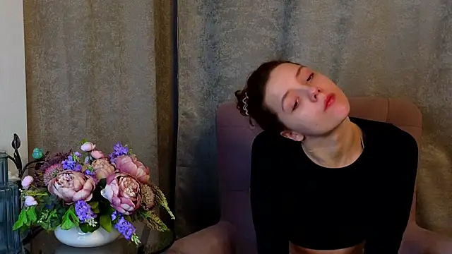 AmyGuerrero online show from February 14, 8:05 pm