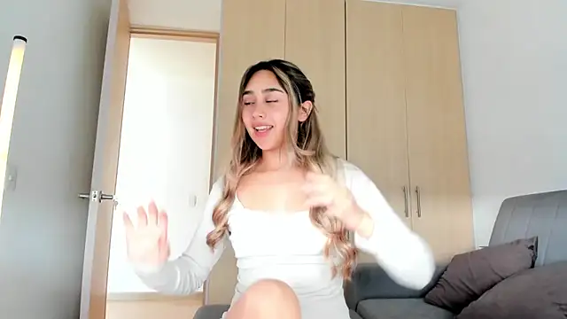 Hornyholly   online show from January 31, 8:29 pm