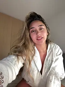 Hornyholly   online show from March 22, 10:24 pm