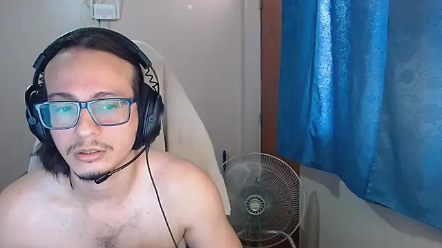 Snapshot of cholitohermoso chatting on March 8, 4:50 pm cholitohermoso online show from March 8, 4:50 pm