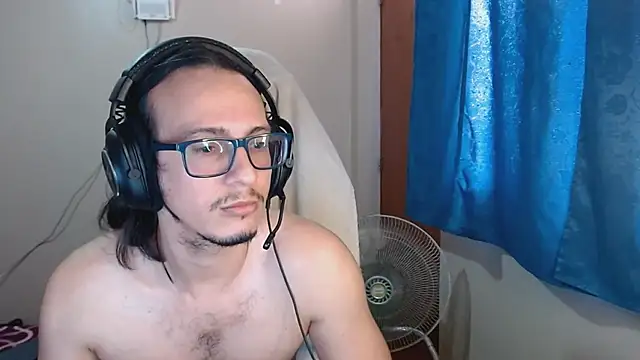 Snapshot of cholitohermoso chatting on March 8, 7:53 pm cholitohermoso online show from March 8, 7:53 pm