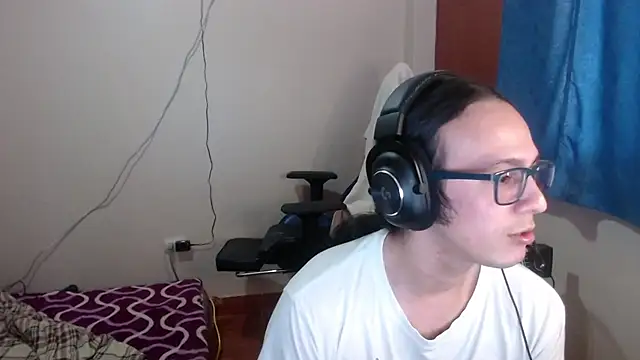 Snapshot of cholitohermoso chatting on March 12, 2:12 pm cholitohermoso online show from March 12, 2:12 pm