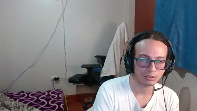 Snapshot of cholitohermoso chatting on March 12, 11:22 pm cholitohermoso online show from March 12, 11:22 pm