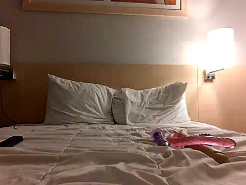 Snapshot of Iscariot19 chatting on February 21, 11:44 am Iscariot19 online show from February 21, 11:44 am