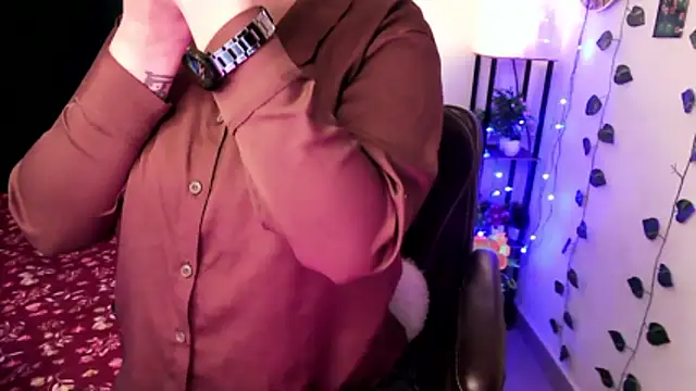 megancatluna online show from January 19, 4:49 am