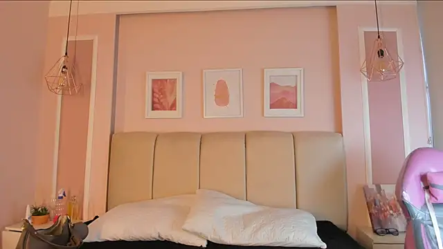 Snapshot of Annie_rhoades chatting on March 14, 3:17 pm Annie rhoades online show from March 14, 3:17 pm