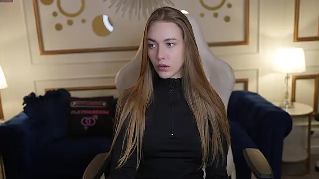 Layla Sweet  online show from December 14, 7:29 pm