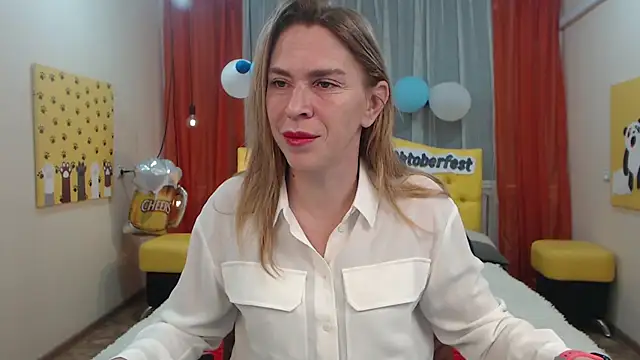 TessaDaybreak online show from October 9, 7:28 am