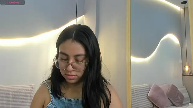 lucelly 15 online show from January 18, 11:47 am