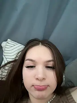 Snapshot of -Amora chatting on February 19, 12:12 pm -Amora online show from February 19, 12:12 pm