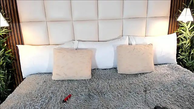 MelanieHillss online show from March 4, 4:07 am