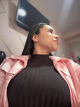 Naatalia online show from October 6, 9:45 pm