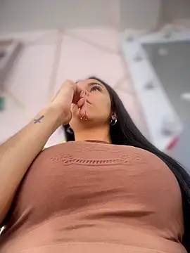 Snapshot of Naatalia chatting on January 14, 6:13 pm Naatalia online show from January 14, 6:13 pm