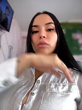Naatalia online show from May 5, 8:39 pm