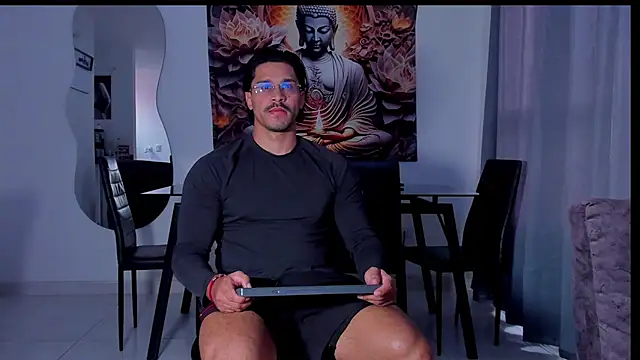 Valentino Dosantos  online show from February 4, 8:14 pm